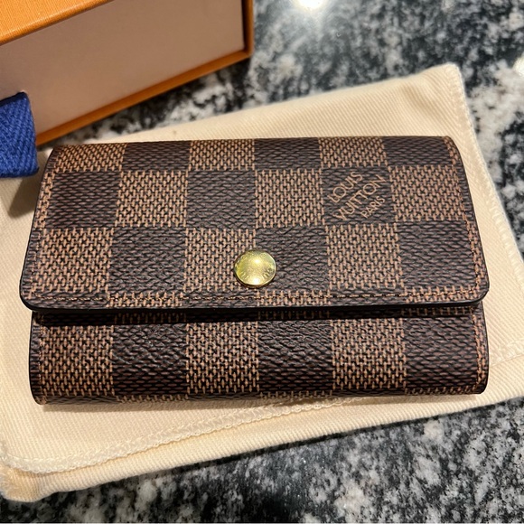 EUC Louis Vuitton 6 Key Holder in Damier Ebene with packaging - Picture 7 of 9